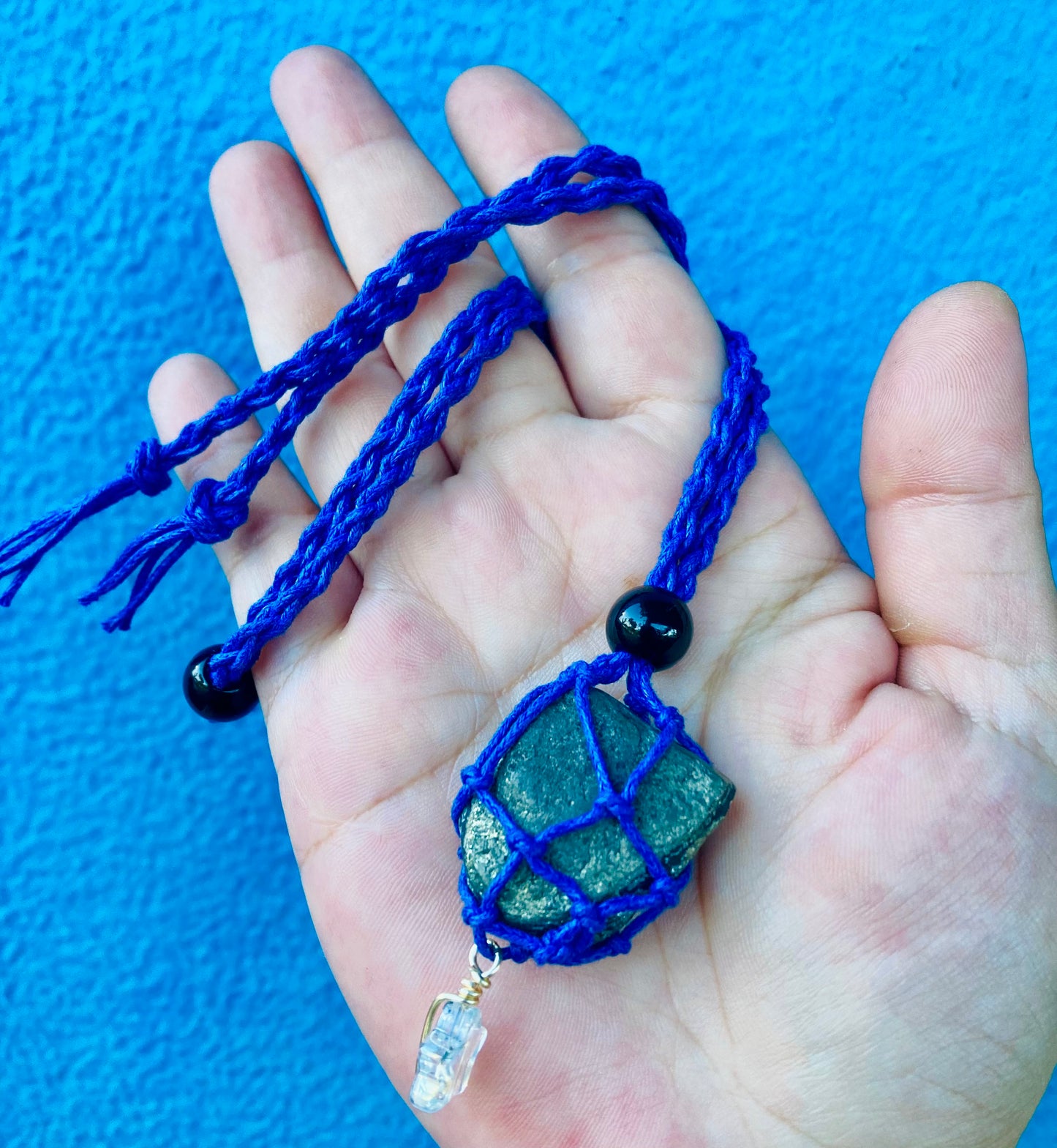 Adjustable Gemstone Cage Macramé