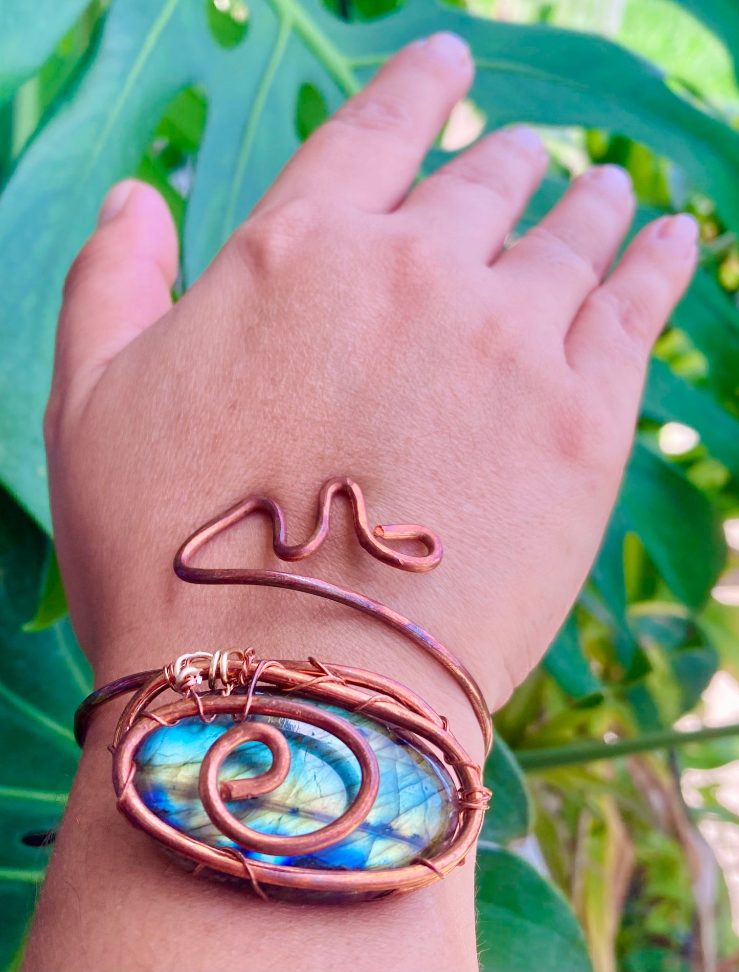 Mahi Labradorite Cuff