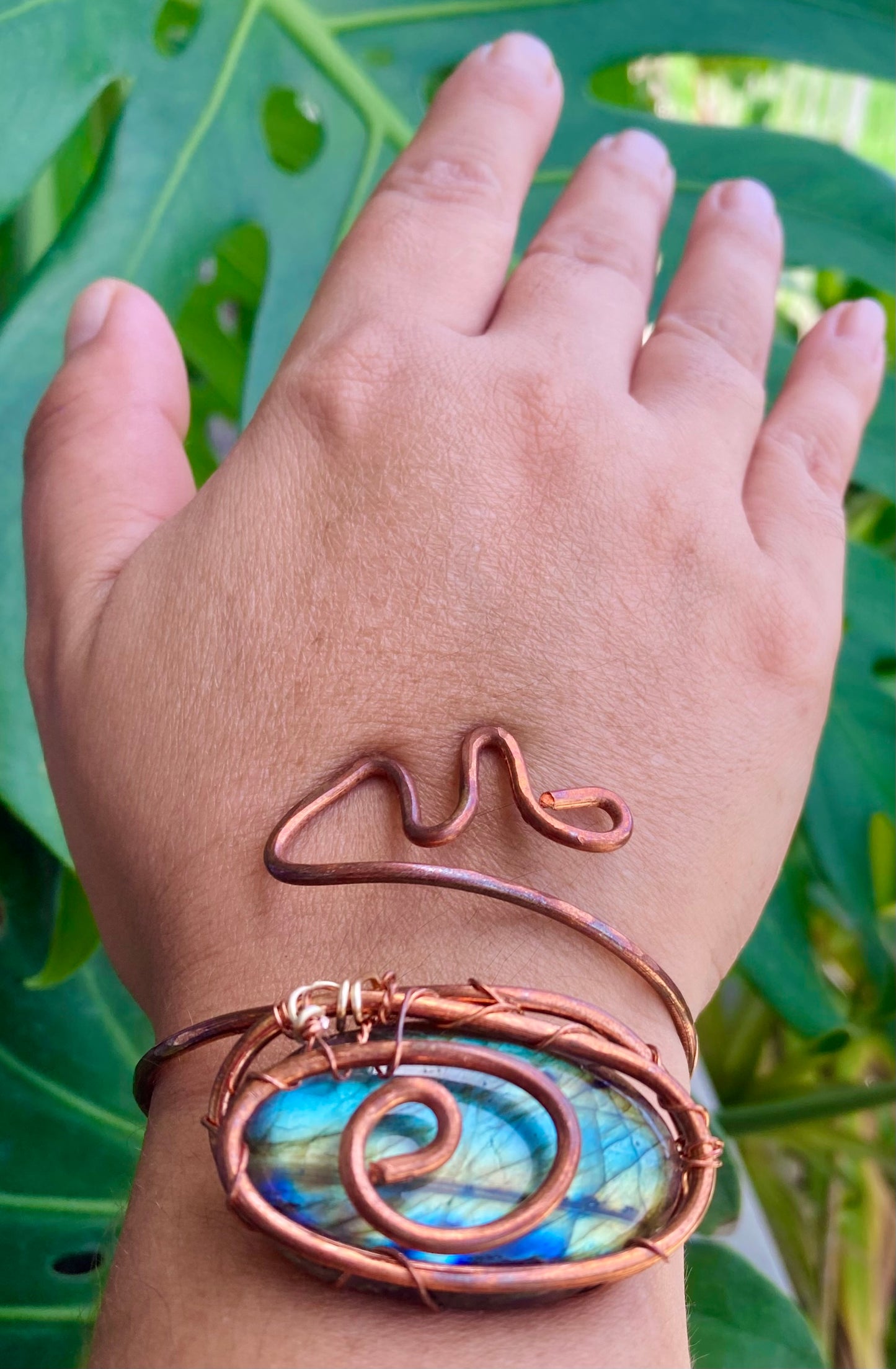 Mahi Labradorite Cuff