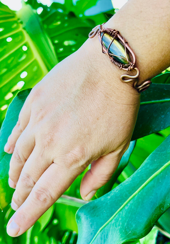 Golden Marquis Labradorite Cuff