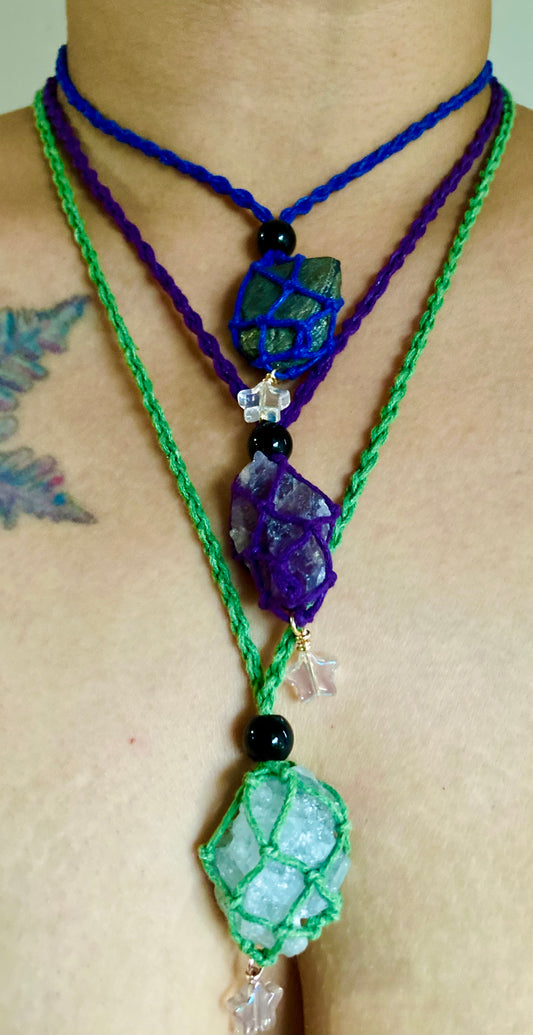 Adjustable Gemstone Cage Macramé